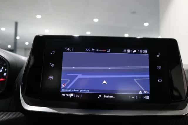 Peugeot 208 (2022) thumbnail 16
