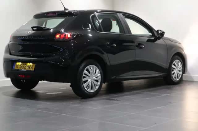 Peugeot 208 (2022) thumbnail 5