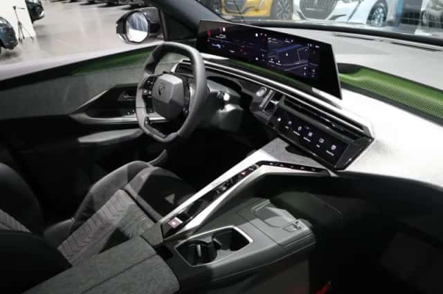 Peugeot E-5008 (2025) thumbnail 15