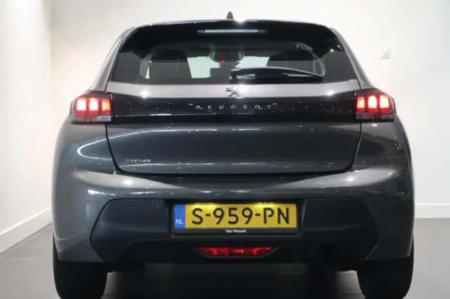 Peugeot 208 (2023) thumbnail 6