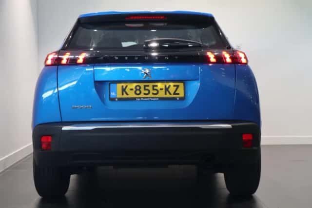 Peugeot 2008 (2021) thumbnail 6