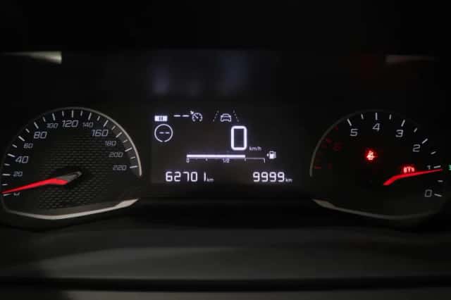 Peugeot 208 (2021) thumbnail 11