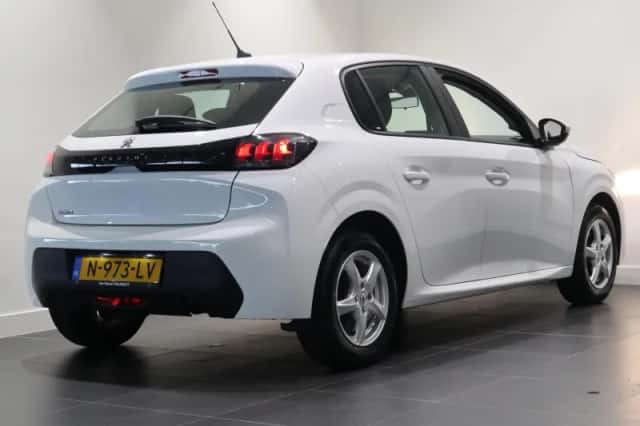 Peugeot 208 (2021) thumbnail 4