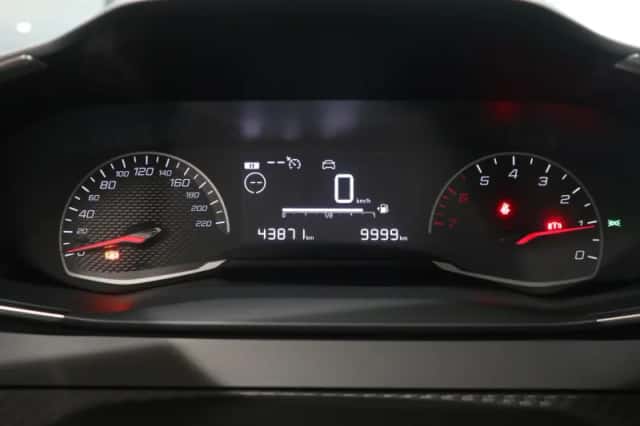 Peugeot 208 (2021) thumbnail 12