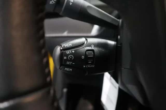 Peugeot 208 (2021) thumbnail 15