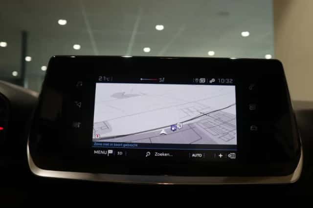 Peugeot 208 (2021) thumbnail 17