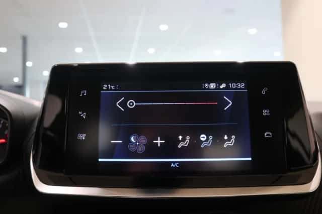 Peugeot 208 (2021) thumbnail 19