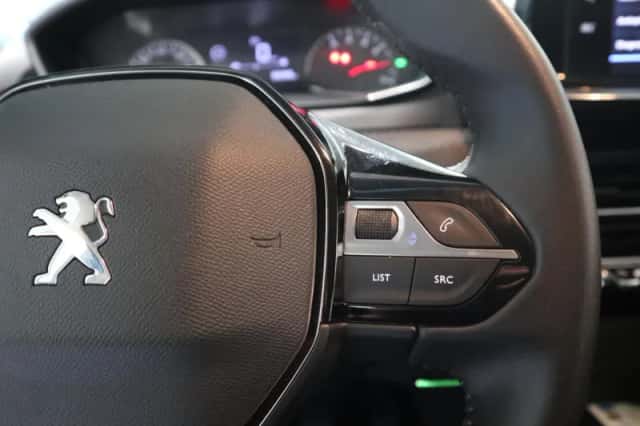 Peugeot 208 (2021) thumbnail 14