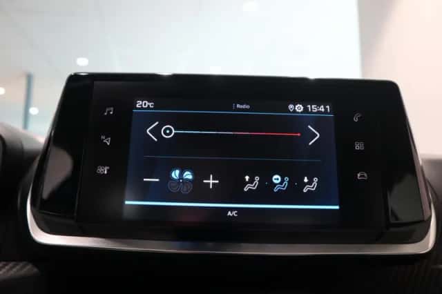 Peugeot 208 (2021) thumbnail 17
