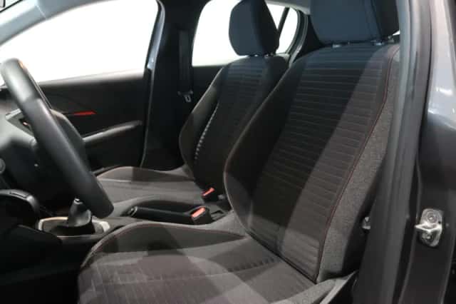 Peugeot 208 (2021) thumbnail 8