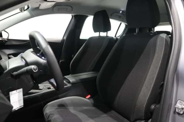 Peugeot 308 (2022) thumbnail 8