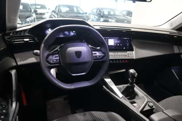 Peugeot 308 (2022) thumbnail 9