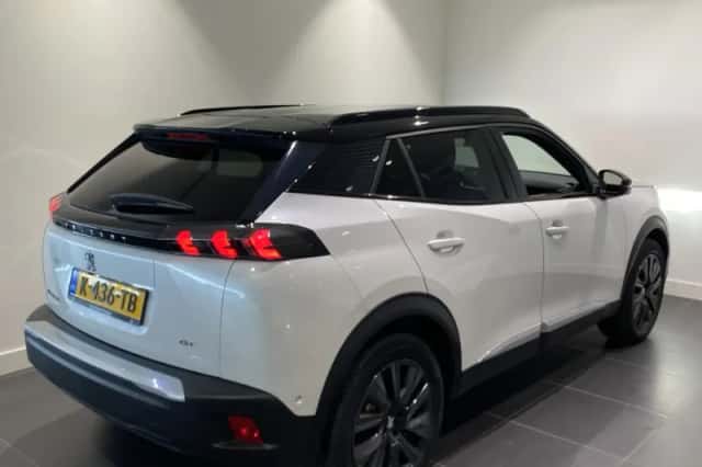 Peugeot e-2008 (2021) thumbnail 6
