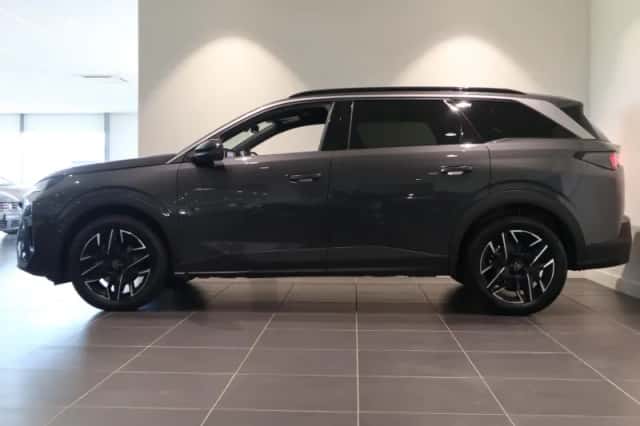 Peugeot 5008 (2025) thumbnail 3