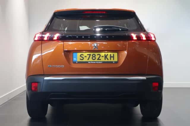 Peugeot e-2008 (2023) thumbnail 5
