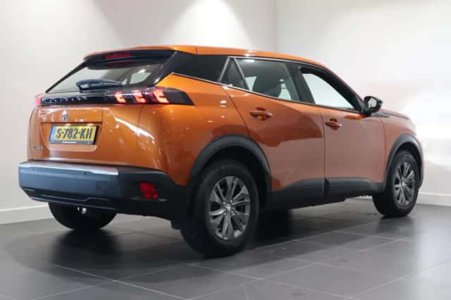 Peugeot e-2008 (2023) thumbnail 5