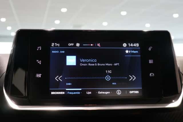 Peugeot 2008 (2022) thumbnail 15