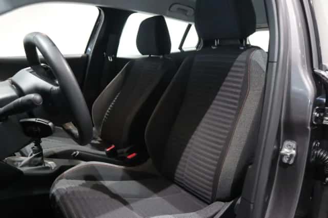 Peugeot 2008 (2022) thumbnail 8