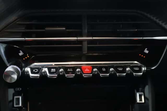 Peugeot 2008 (2022) thumbnail 20