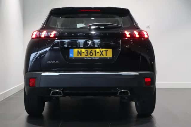 Peugeot 2008 (2022) thumbnail 5