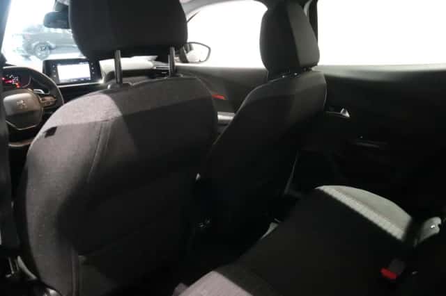 Peugeot 2008 (2022) thumbnail 10