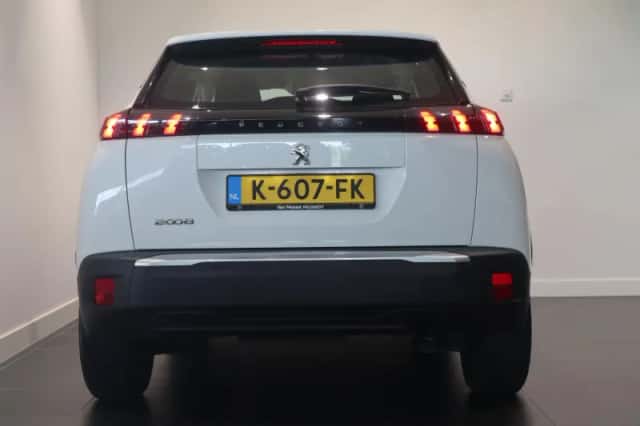 Peugeot 2008 (2021) thumbnail 5