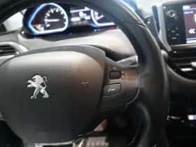 Peugeot 2008 (2017) thumbnail 14