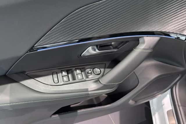 Peugeot 2008 (2025) thumbnail 12
