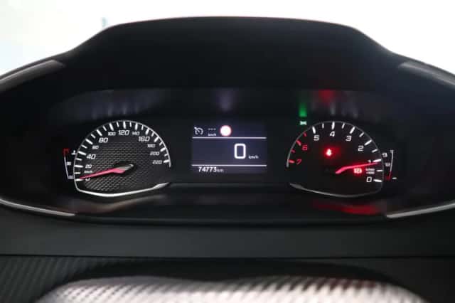Peugeot 2008 (2021) thumbnail 12