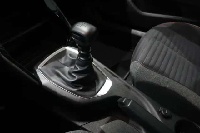 Peugeot 2008 (2021) thumbnail 16