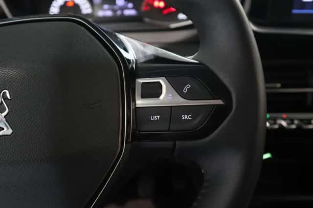 Peugeot 208 (2022) thumbnail 14