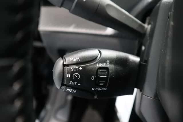 Peugeot 208 (2022) thumbnail 17