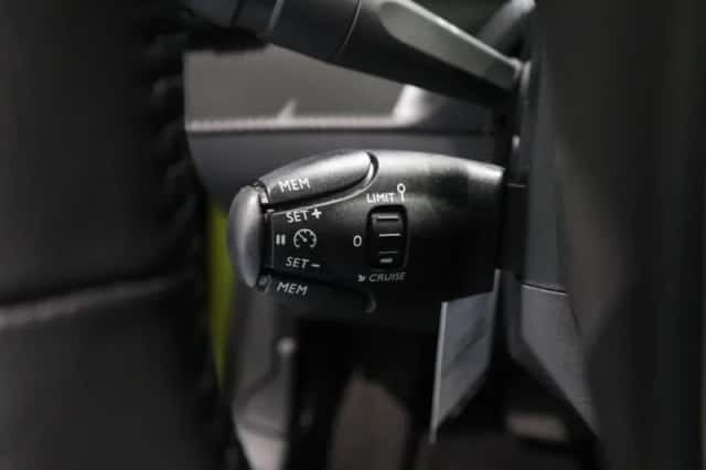 Peugeot e-208 (2024) thumbnail 15