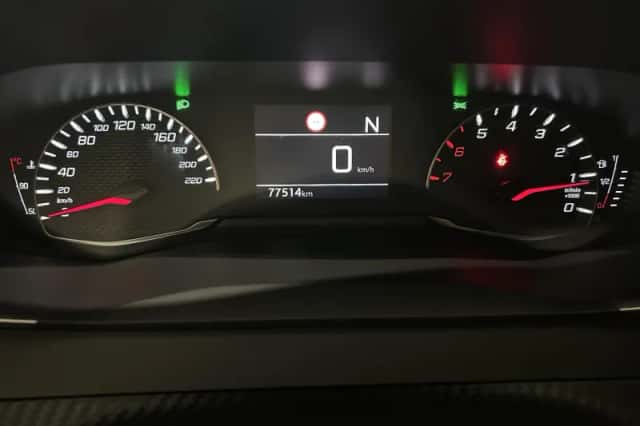 Peugeot 2008 (2022) thumbnail 5