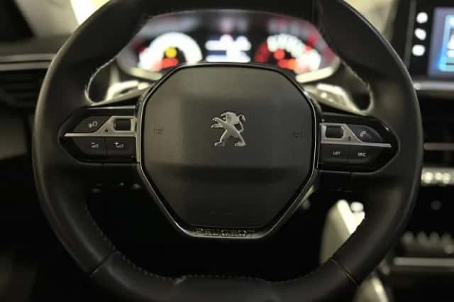 Peugeot 2008 (2022) thumbnail 6