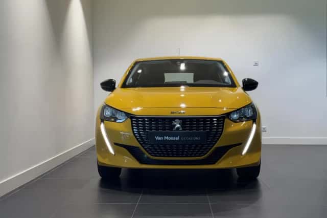 Peugeot 208 (2022) thumbnail 5