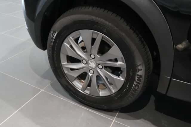 Peugeot 2008 (2021) thumbnail 23