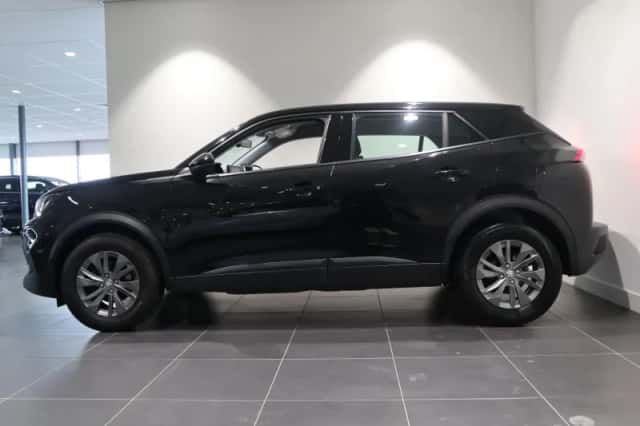 Peugeot 2008 (2021) thumbnail 4
