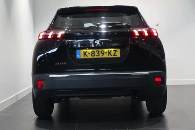 Peugeot 2008 (2021) thumbnail 6