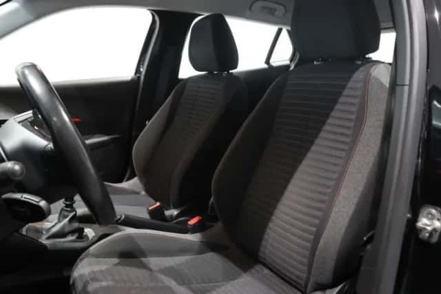 Peugeot 2008 (2021) thumbnail 8