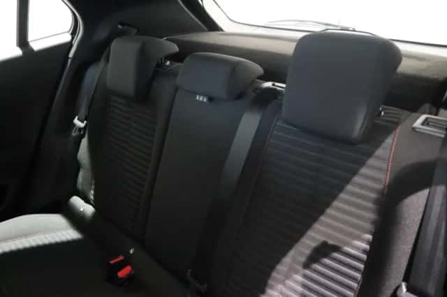 Peugeot 2008 (2021) thumbnail 9