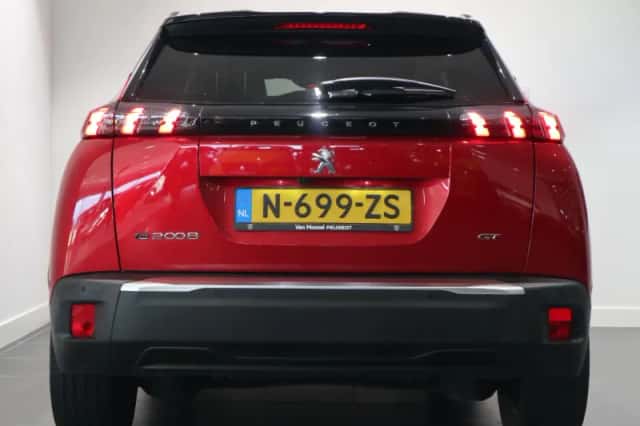 Peugeot e-2008 (2022) thumbnail 6