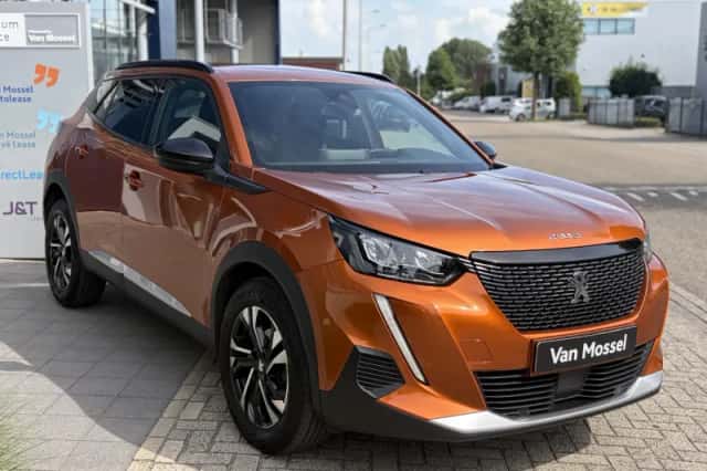 Peugeot 2008 (2023) thumbnail 5