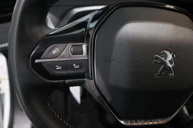 Peugeot 2008 (2021) thumbnail 13