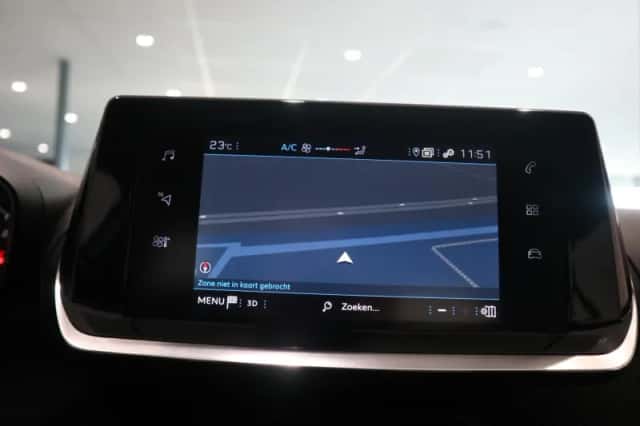 Peugeot 2008 (2021) thumbnail 16