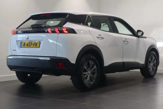 Peugeot 2008 (2021) thumbnail 4