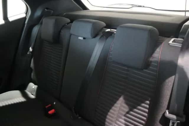 Peugeot 2008 (2021) thumbnail 10