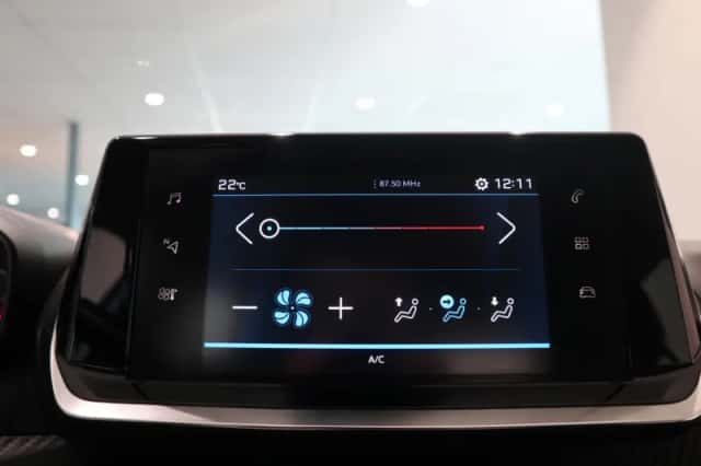 Peugeot 208 (2022) thumbnail 18