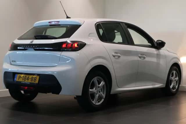 Peugeot 208 (2022) thumbnail 5
