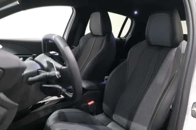 Peugeot 208 (2025) thumbnail 9